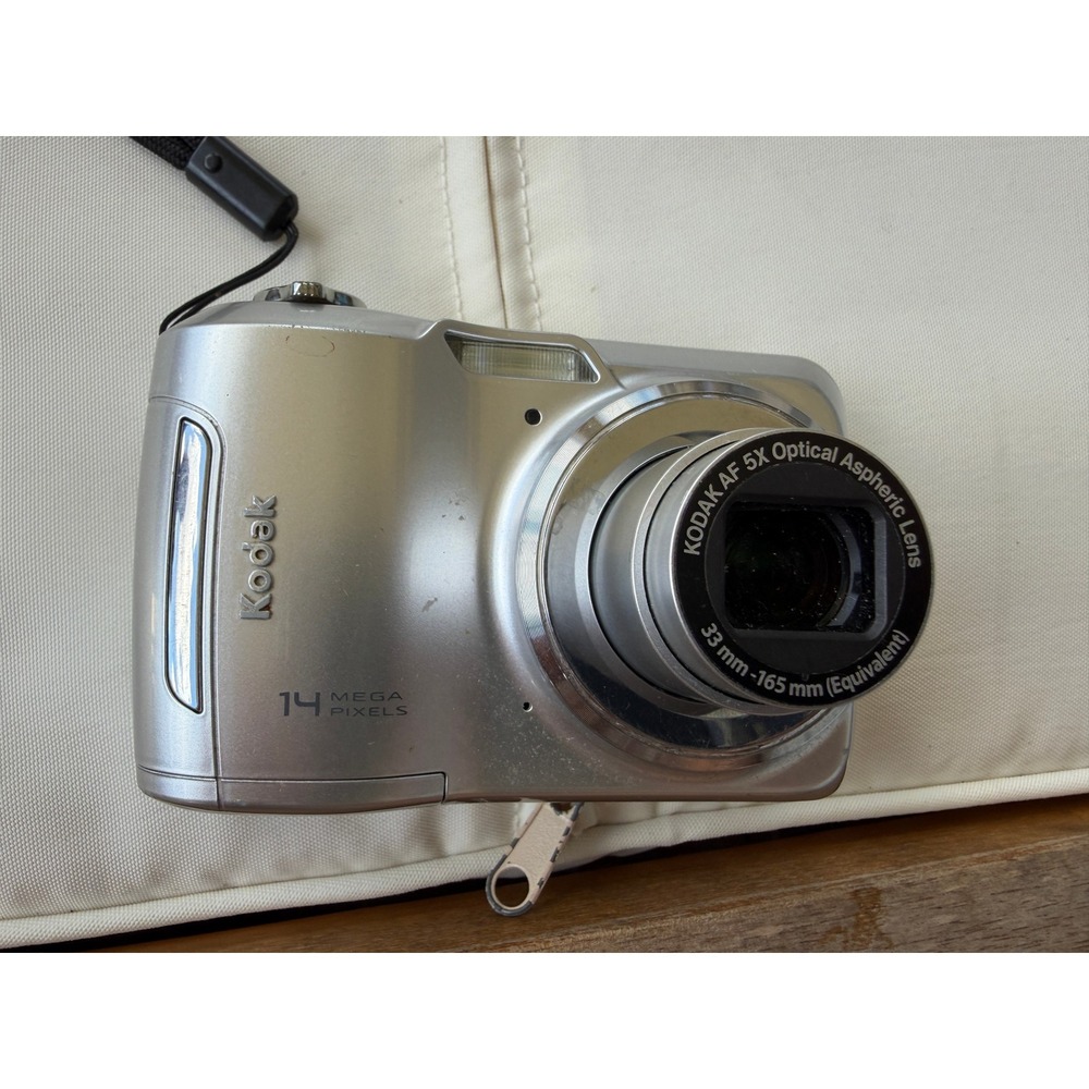 Kodak EasyShare C195 Digital Camera 14MP 5x Optical Zoom FOR PARTS ONLY